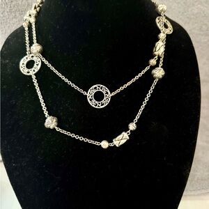 💎Elegant Silver Toned Necklace